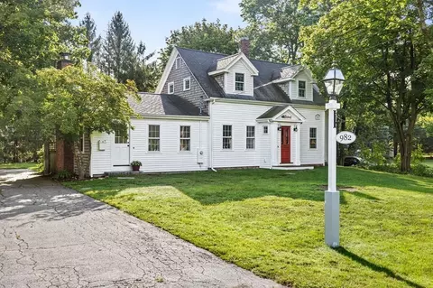 982 Main St, Hingham, MA 02043 photo 2