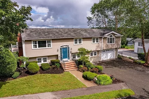 24 Eisenhower Rd, Peabody, MA 01960