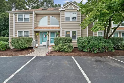 661 Pleasant St #2, Weymouth, MA 02189
