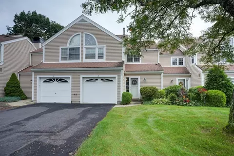 17 Drake Cir #17, Walpole, MA 02081