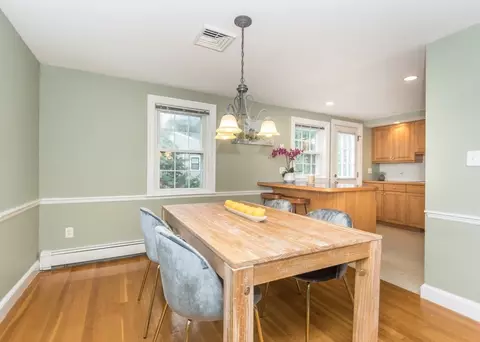 518 Great Plain Ave, Needham, MA 02492 photo 5