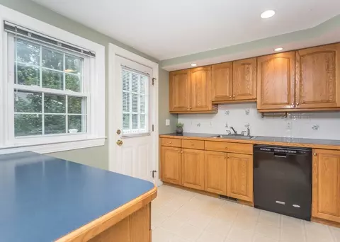 518 Great Plain Ave, Needham, MA 02492 photo 8