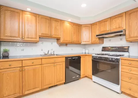518 Great Plain Ave, Needham, MA 02492 photo 7
