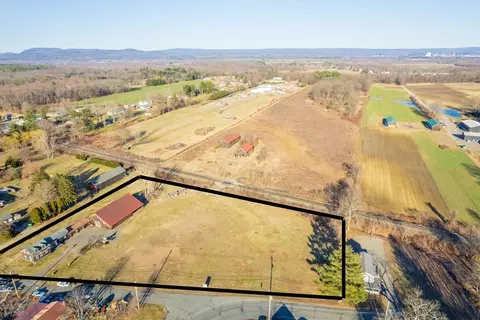 186 N Hatfield Rd, Hatfield, MA 01038