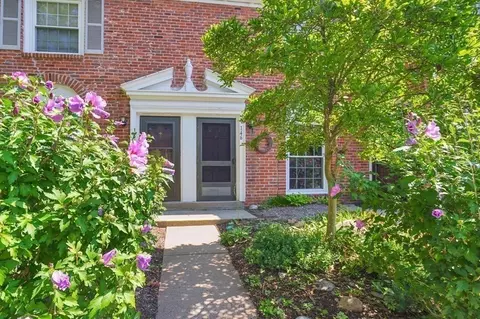 146 Jamestown Dr #146, Springfield, MA 01108