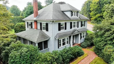 299 Salisbury St, Worcester, MA 01609