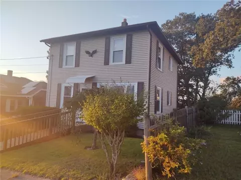 54 Unity St, Woonsocket, RI 02895 photo 2