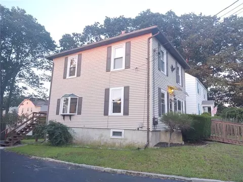 54 Unity St, Woonsocket, RI 02895 photo 3
