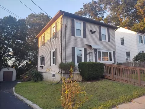54 Unity St, Woonsocket, RI 02895 photo 5