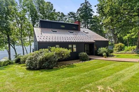9 Swetts Hl, Amesbury, MA 01913