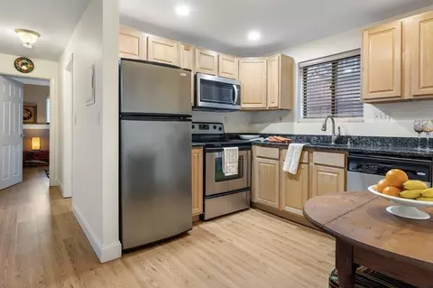 47 Cedar St #1, Somerville, MA 02143