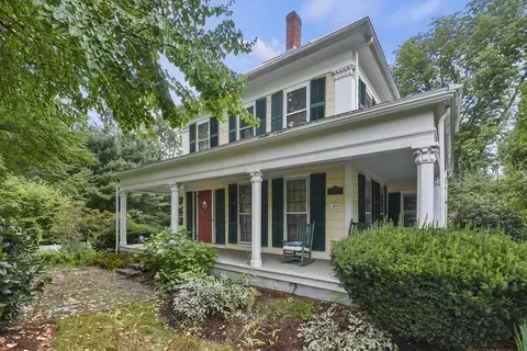 905 Pleasant St, Leicester, MA 01542