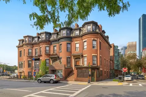 141 Arlington St #6, Boston, MA 02116