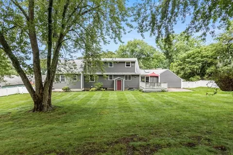 9 Ardmore Dr, Danvers, MA 01923 photo 3