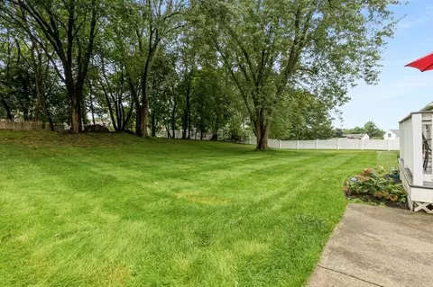 9 Ardmore Dr, Danvers, MA 01923 photo 5