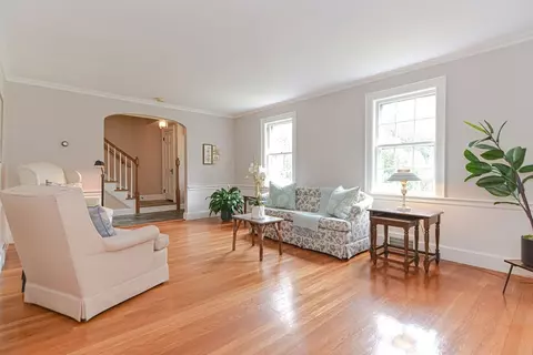 11 Wilde Rd, Wellesley, MA 02481 photo 3