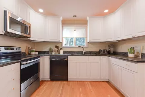 11 Wilde Rd, Wellesley, MA 02481 photo 6
