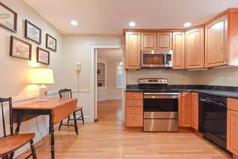 11 Wilde Rd, Wellesley, MA 02481 photo 9