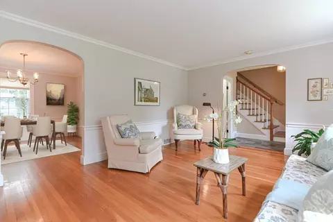 11 Wilde Rd, Wellesley, MA 02481 photo 4