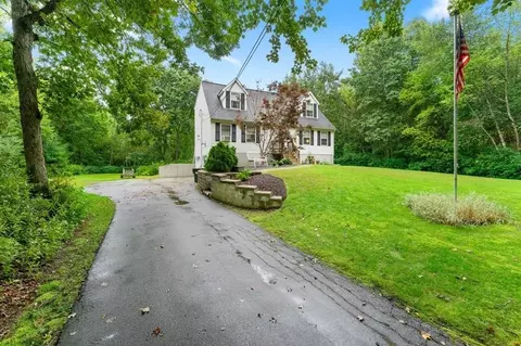 191 Walnut St, Douglas, MA 01516