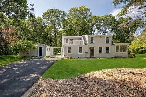 38 Shady Ln, Barnstable, MA 02601