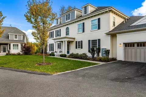 27 Woodmere Dr #27, Milton, MA 02186