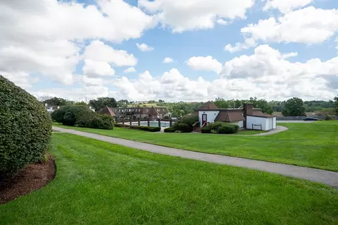 2 Williamsburg Ct #2, Shrewsbury, MA 01545