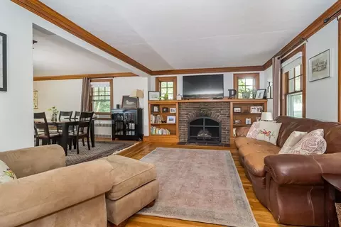 814 Worcester St, Wellesley, MA 02482 photo 6