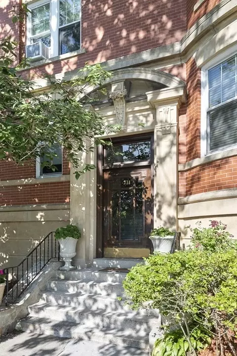 231 Rawson Rd #6, Brookline, MA 02445
