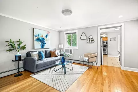 14 Monument St #3, Boston, MA 02129