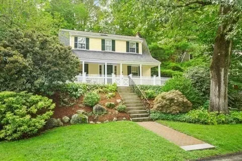 15 Cunningham Rd, Wellesley, MA 02481 photo 2