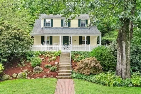 15 Cunningham Rd, Wellesley, MA 02481 photo 3