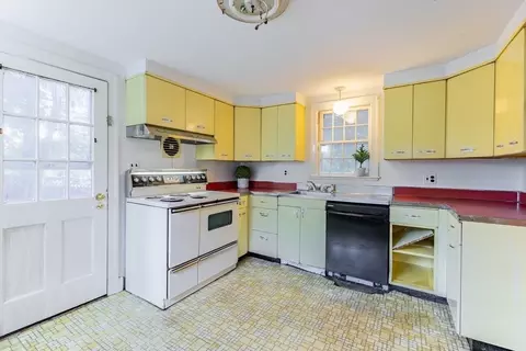 41 Eustis Ave, Wakefield, MA 01880 photo 7
