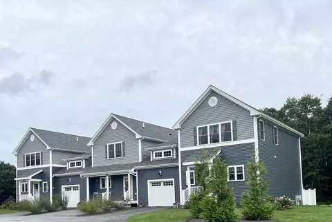 10 Wildwood Ln #B, Bourne, MA 02562
