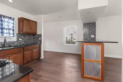 576 Cabot, Beverly, MA 01915 photo 22