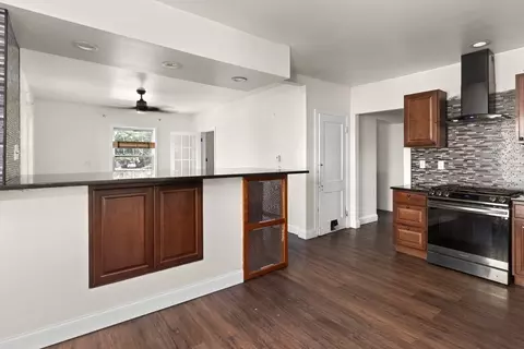 576 Cabot, Beverly, MA 01915 photo 21