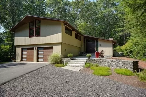 30 Twin Spring Dr, Boylston, MA 01505