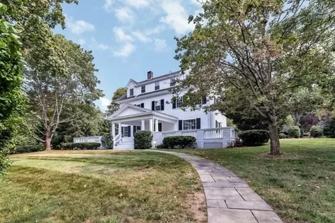 81 Fearing Rd, Hingham, MA 02043