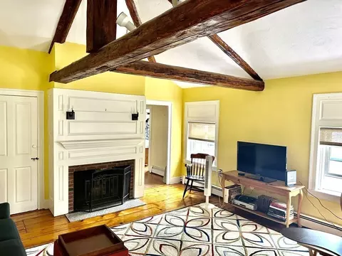 10 Andrew St #3B, Salem, MA 01970