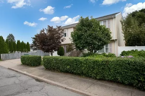 125 Ratcliffe St, Fall River, MA 02723 photo 3