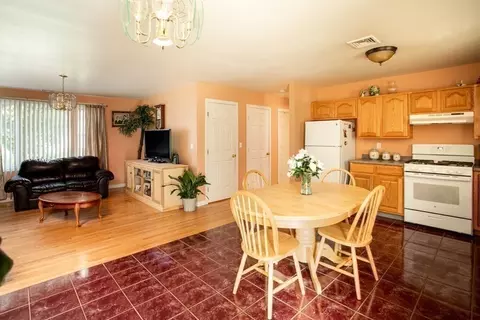 125 Ratcliffe St, Fall River, MA 02723 photo 20