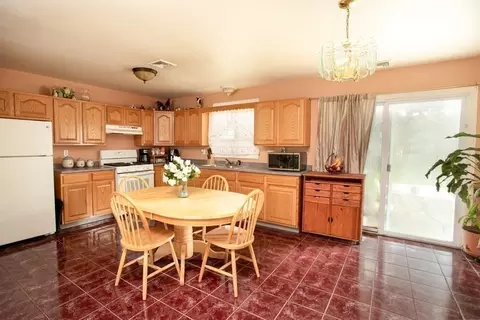 125 Ratcliffe St, Fall River, MA 02723 photo 18