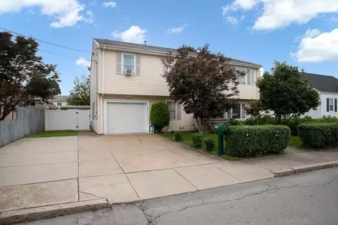 125 Ratcliffe St, Fall River, MA 02723 photo 2