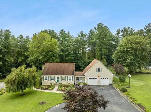 592 Caswell St, Taunton, MA 02718