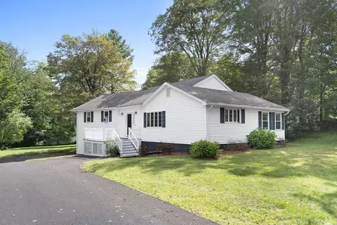 52 Boston St, Middleton, MA 01949