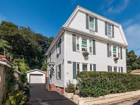 10 Oak St #1, Gloucester, MA 01930