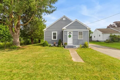 21 Narragansett Blvd, Fairhaven, MA 02719