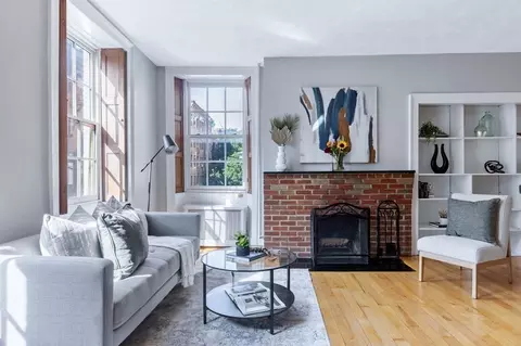11 Myrtle St #4, Boston, MA 02114