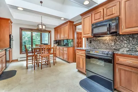 32 Pine Hill Dr, Walpole, MA 02081 photo 7