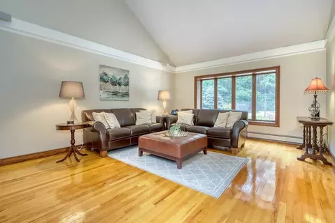 32 Pine Hill Dr, Walpole, MA 02081 photo 5